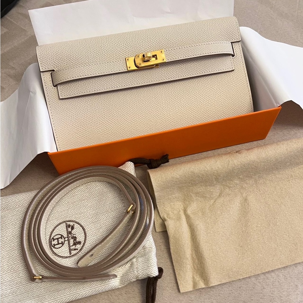 Pristine Hermes Kelly to go Wallet